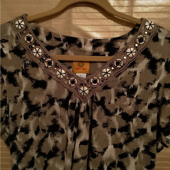 RUBY RD~EXOTIC BLOUSE~LG - Picture 2 of 5